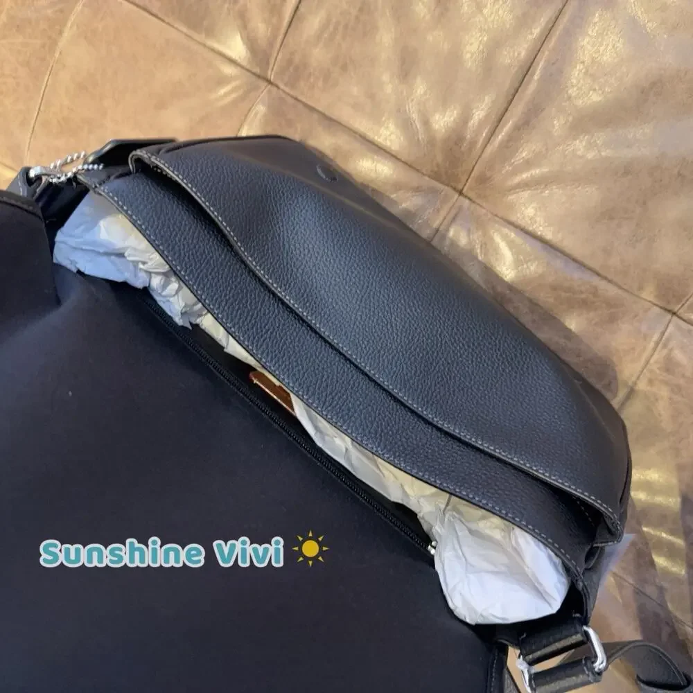 NWT Coach MEN Colby Messenger Bag 32 Silver/Black Refined pebble leather ces18
